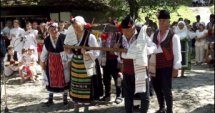 Рекорд за най-дълга сватбена трапеза